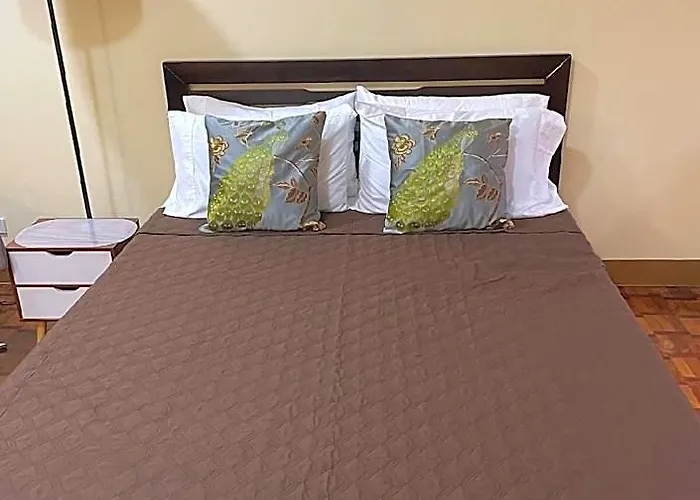 Serene 1 Bedroom Across Greenbelt 5 4*