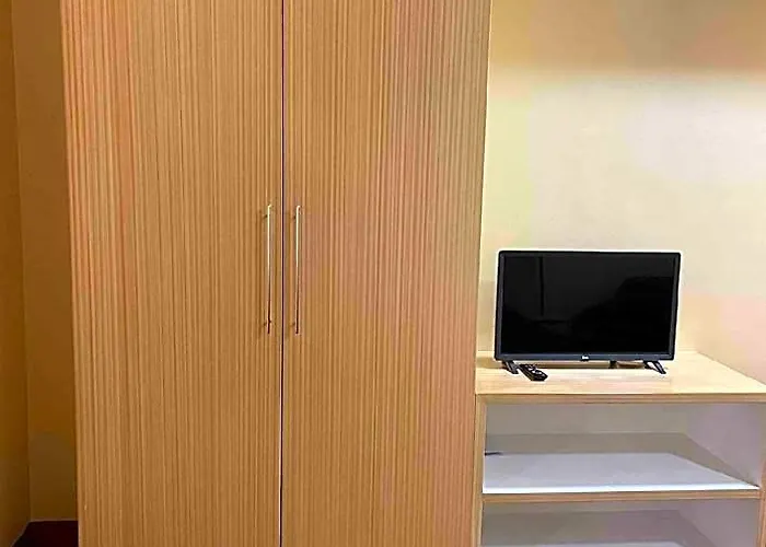 Hotel Serene 1 Bedroom Across Greenbelt 5